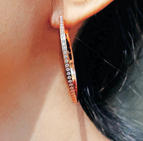 ER322W B.Tiff Pave 146-Stone Big Stainless Steel Hoop Earrings