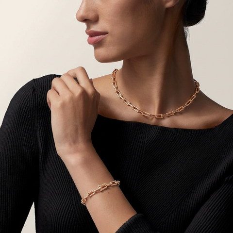 BG525RG B.Tiff Rose Gold Plated Horseshoe Link Stainless Steel Chain Bracelet